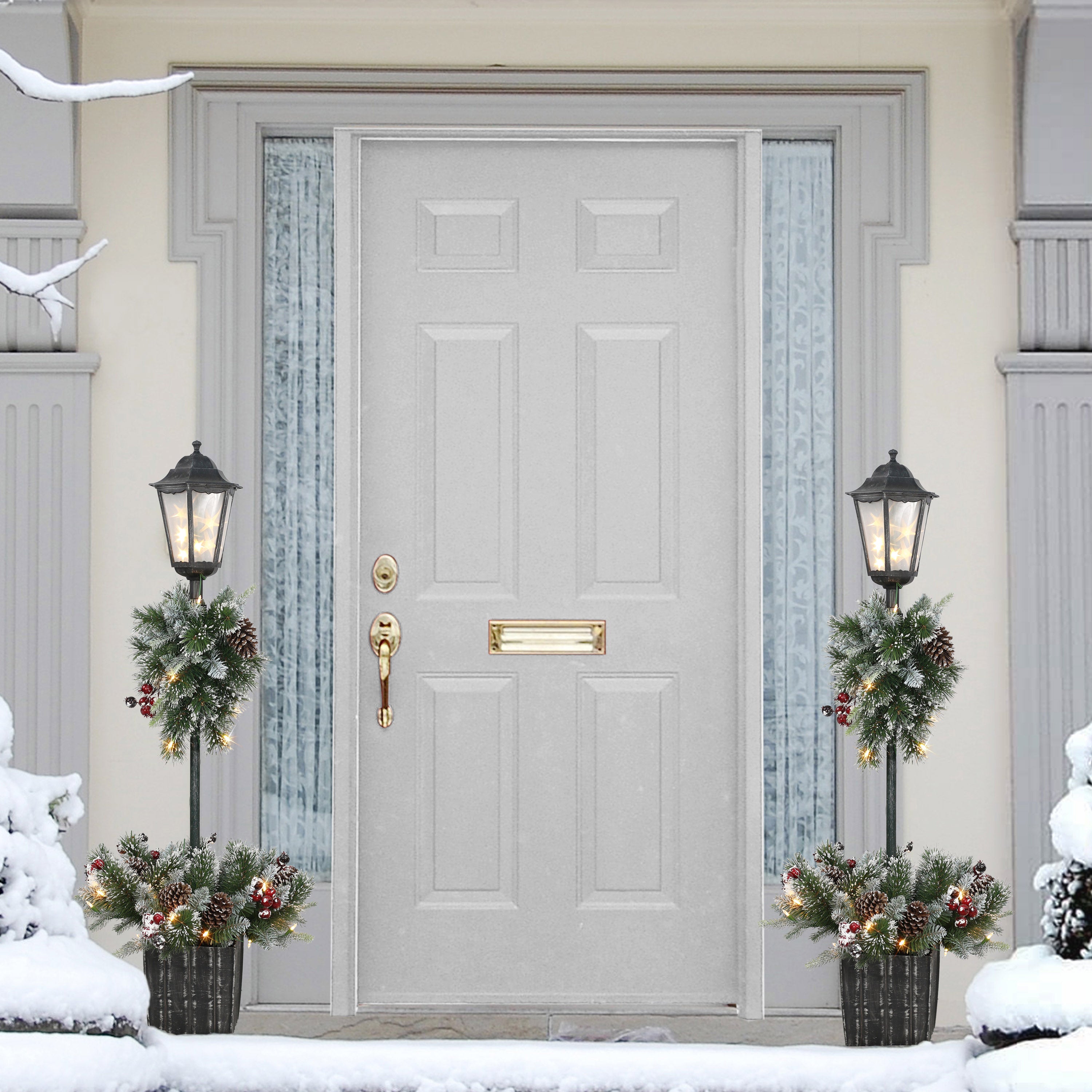 4ft Pre-Lit Pine Lamp Post