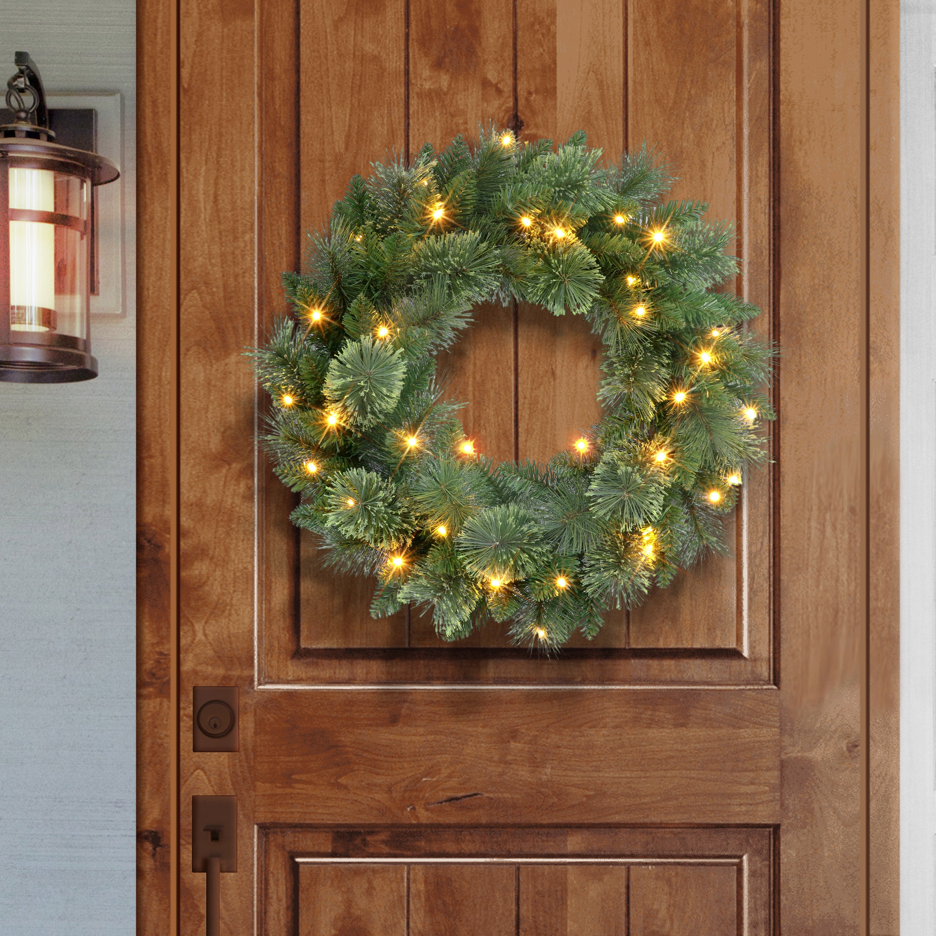 24" Pre-Lit Wreath
