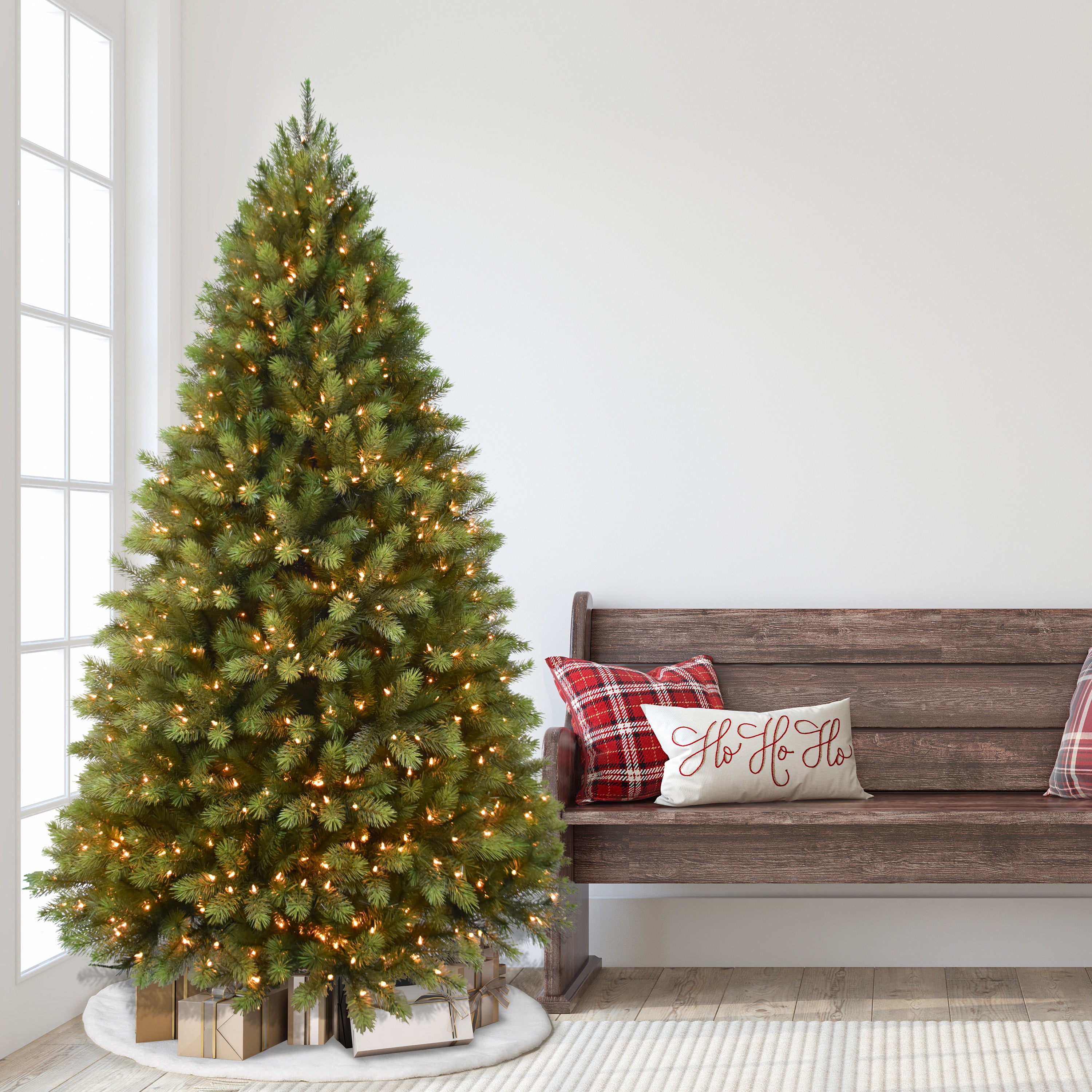 7.5ft Pre-Lit Middlebury Spruce Christmas Tree