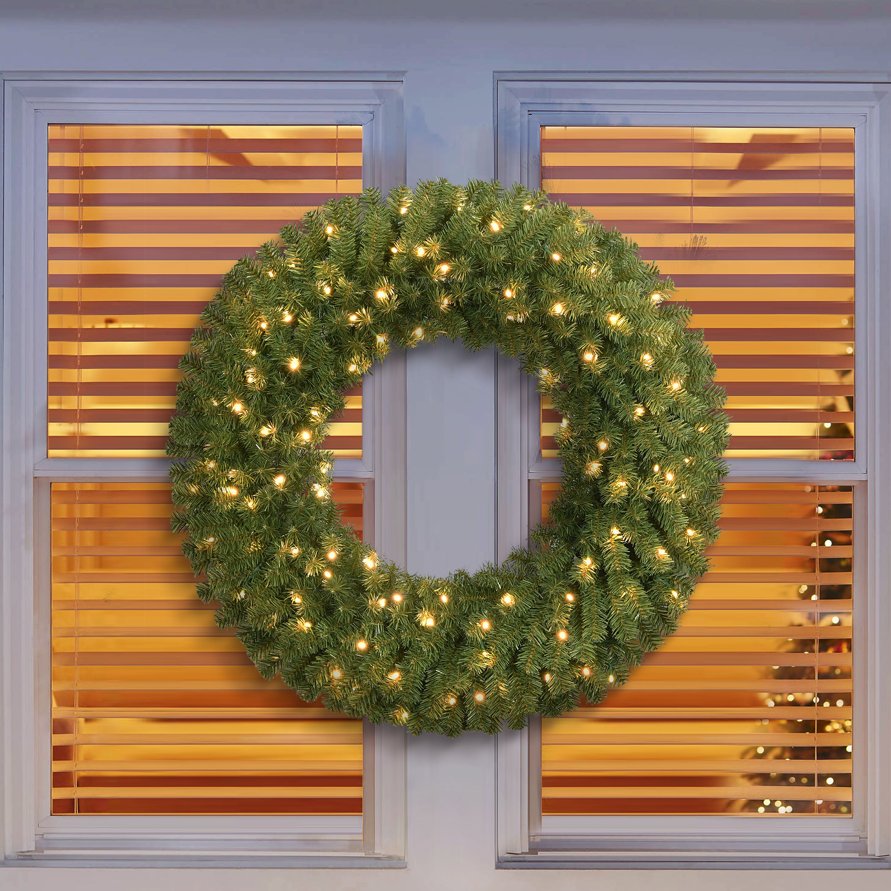 36" Pre-Lit Utah Spruce Wreath