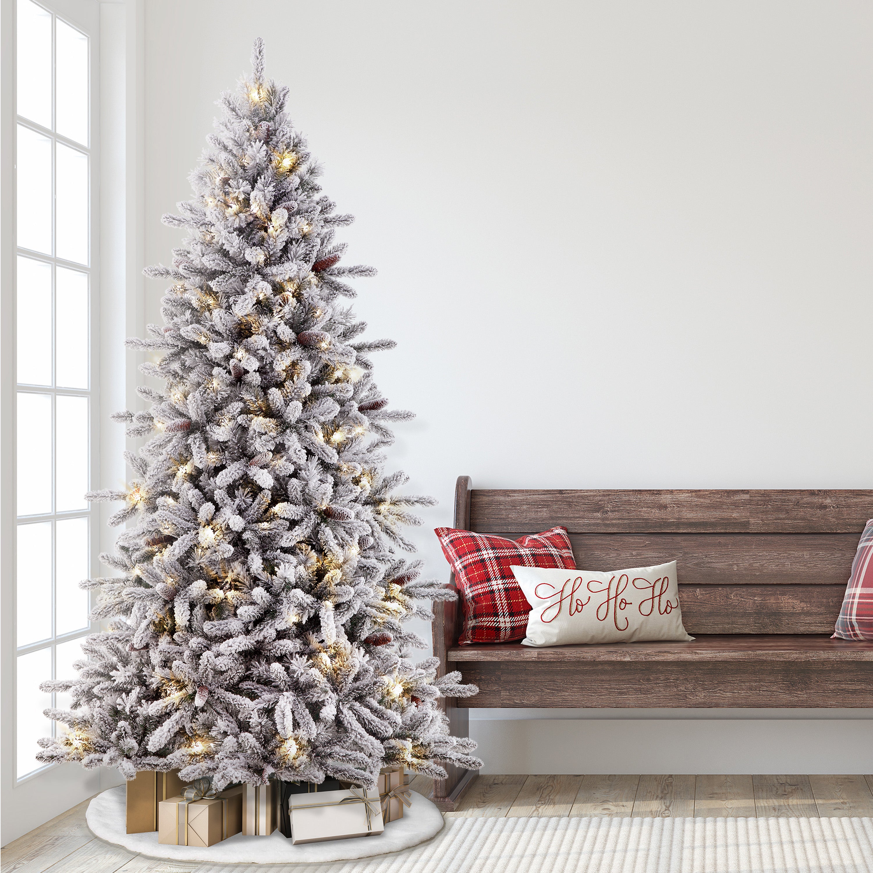 7.5ft Pre-Lit Flocked ‎Bennington Fir Christmas Tree