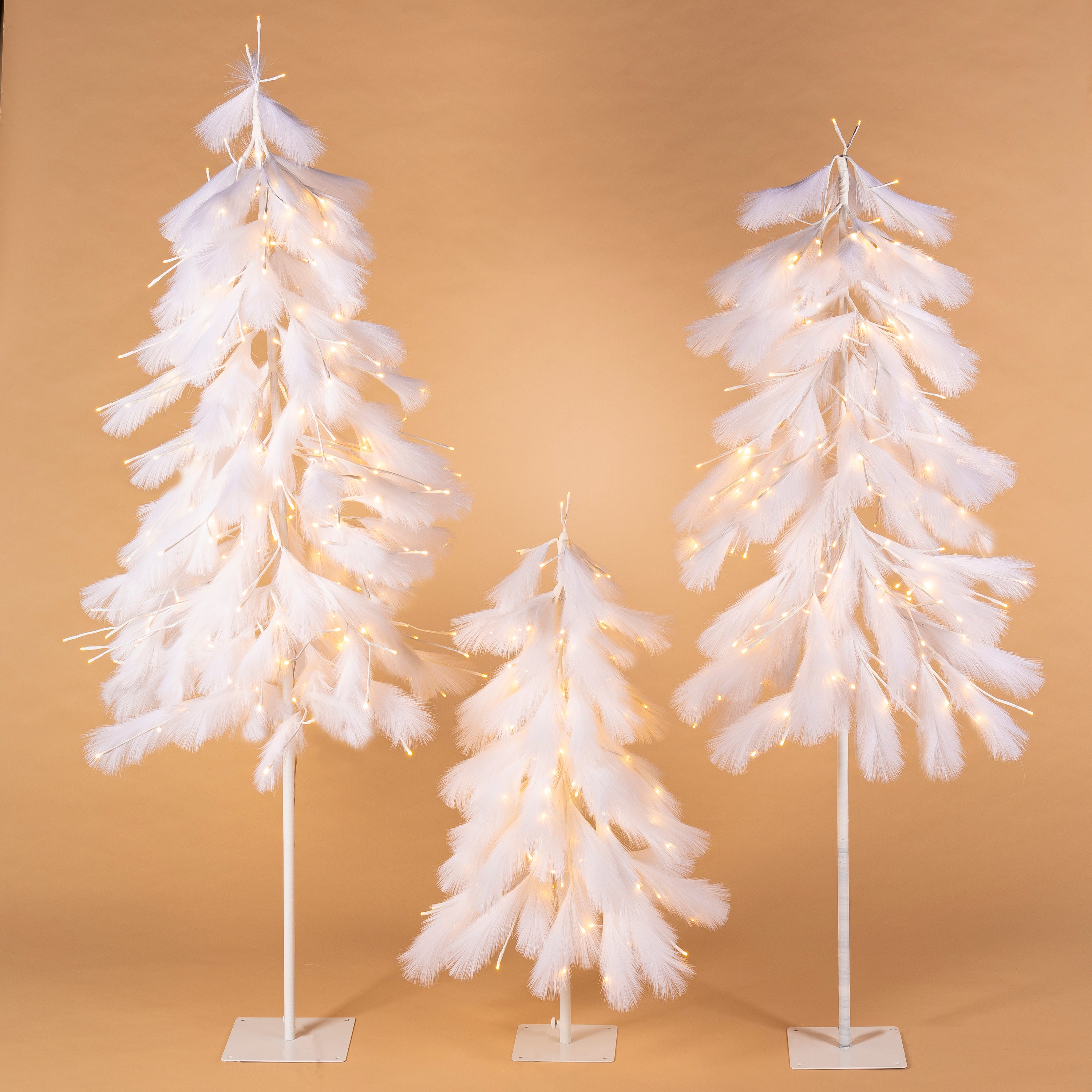 Illuminated 6'H Electric Lighted Pampas Grass Down Swept Tree with 270 Warm White LED Lights