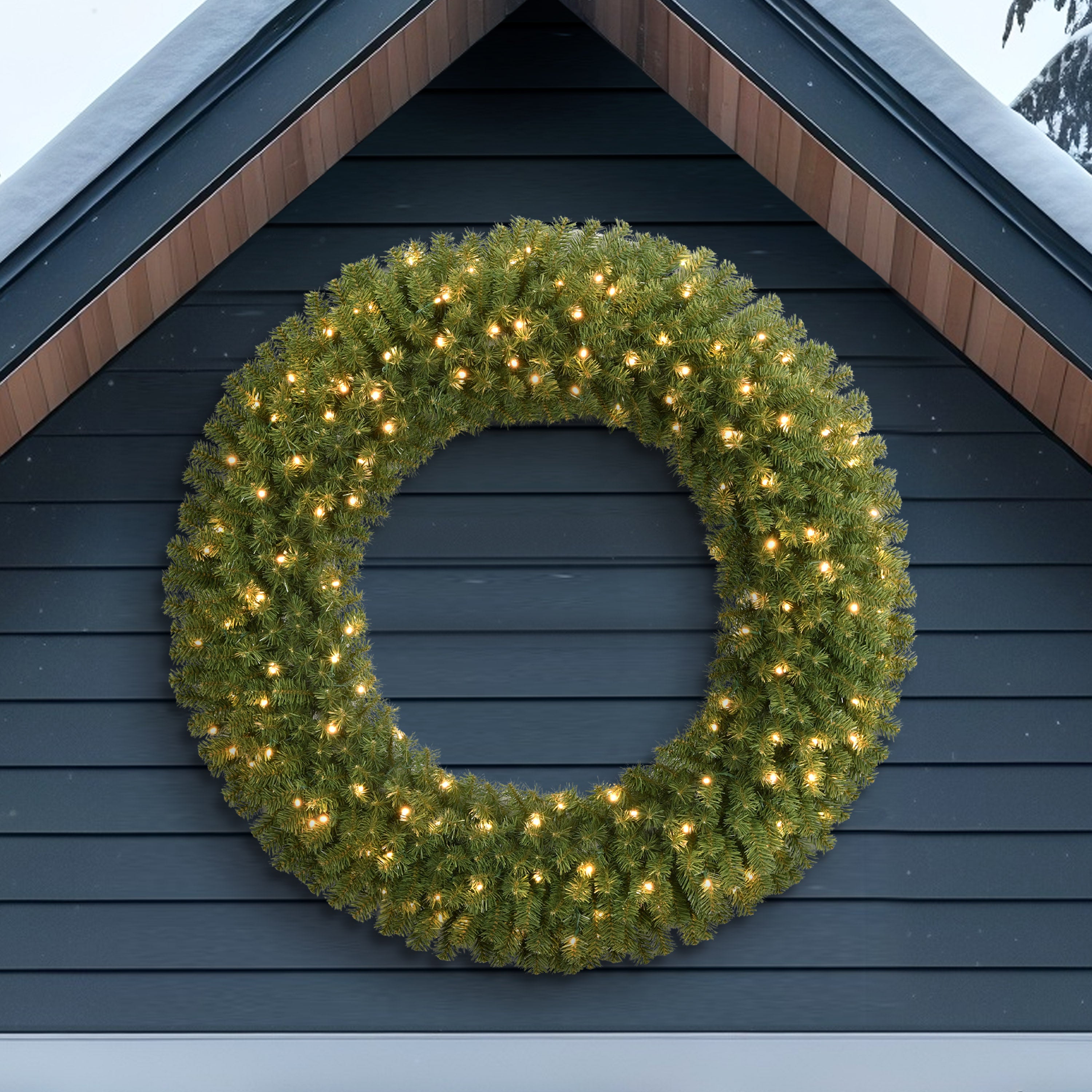 48" Pre-Lit Utah Spruce Wreath