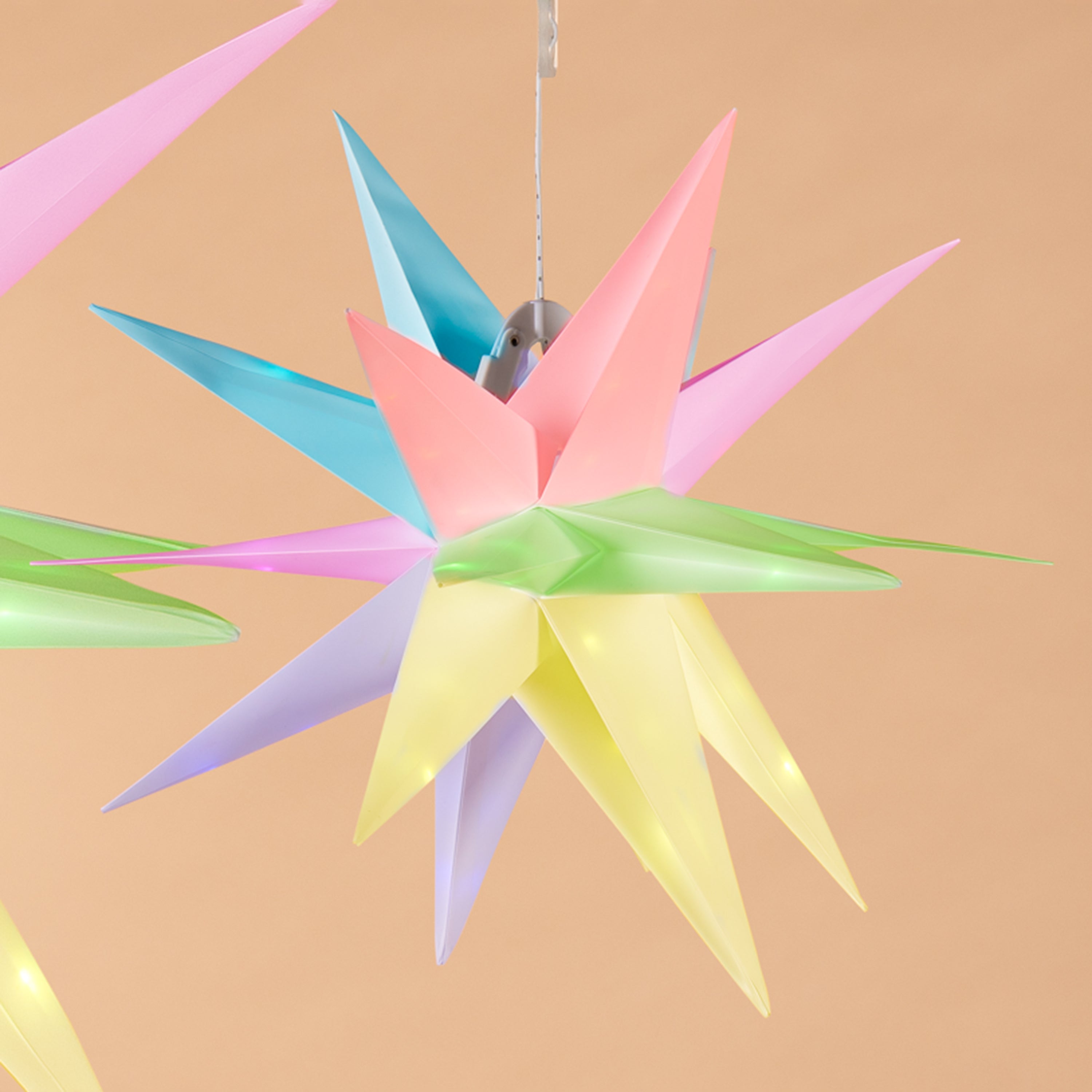 Lighted 9.75 in D Battery Operated White Foldable Starburst with 36 Smart LED Lights 2740230EC