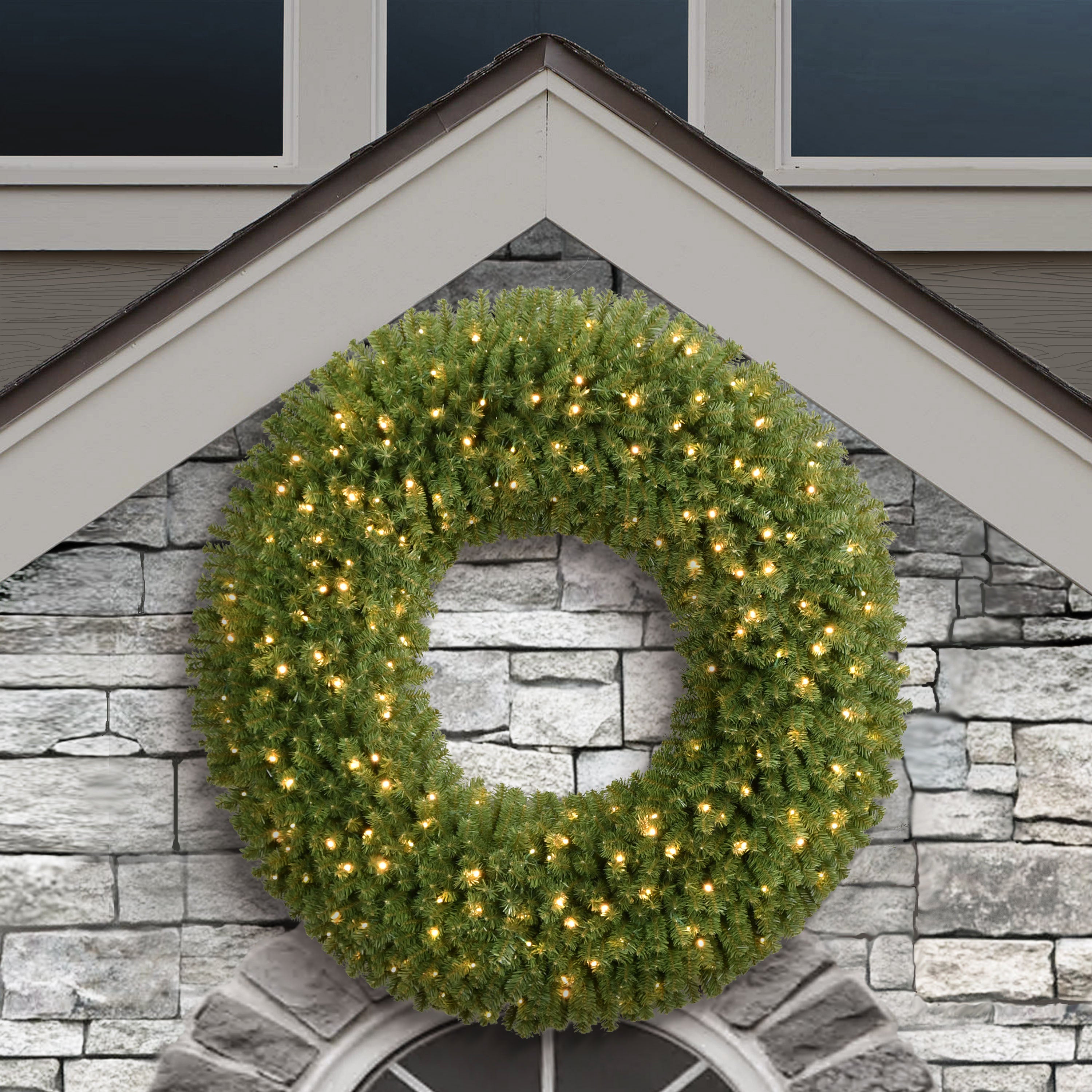 60" Pre-Lit Utah Spruce Wreath