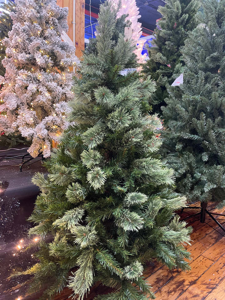 Puleo International 4.5ft Non-Lit Norway Pine Tree